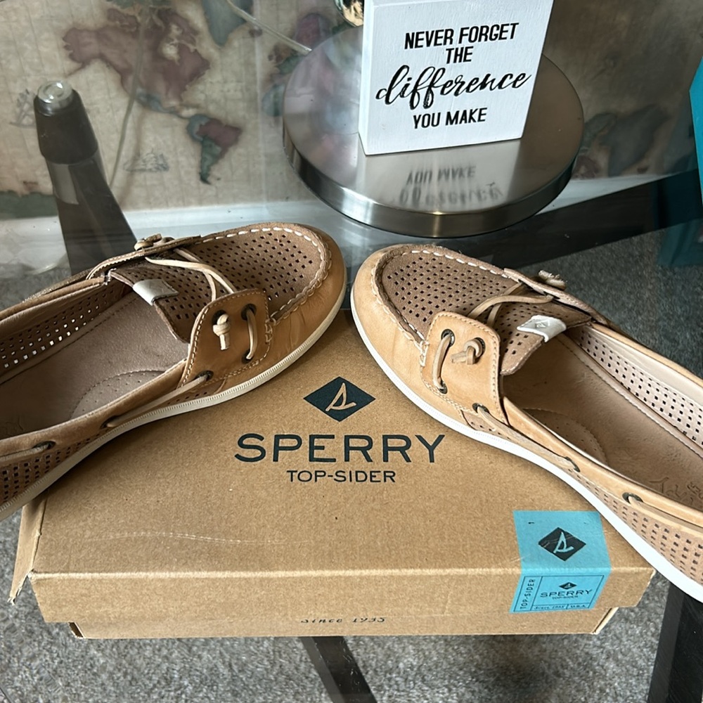 Sperry slip on - Picture 2 of 3